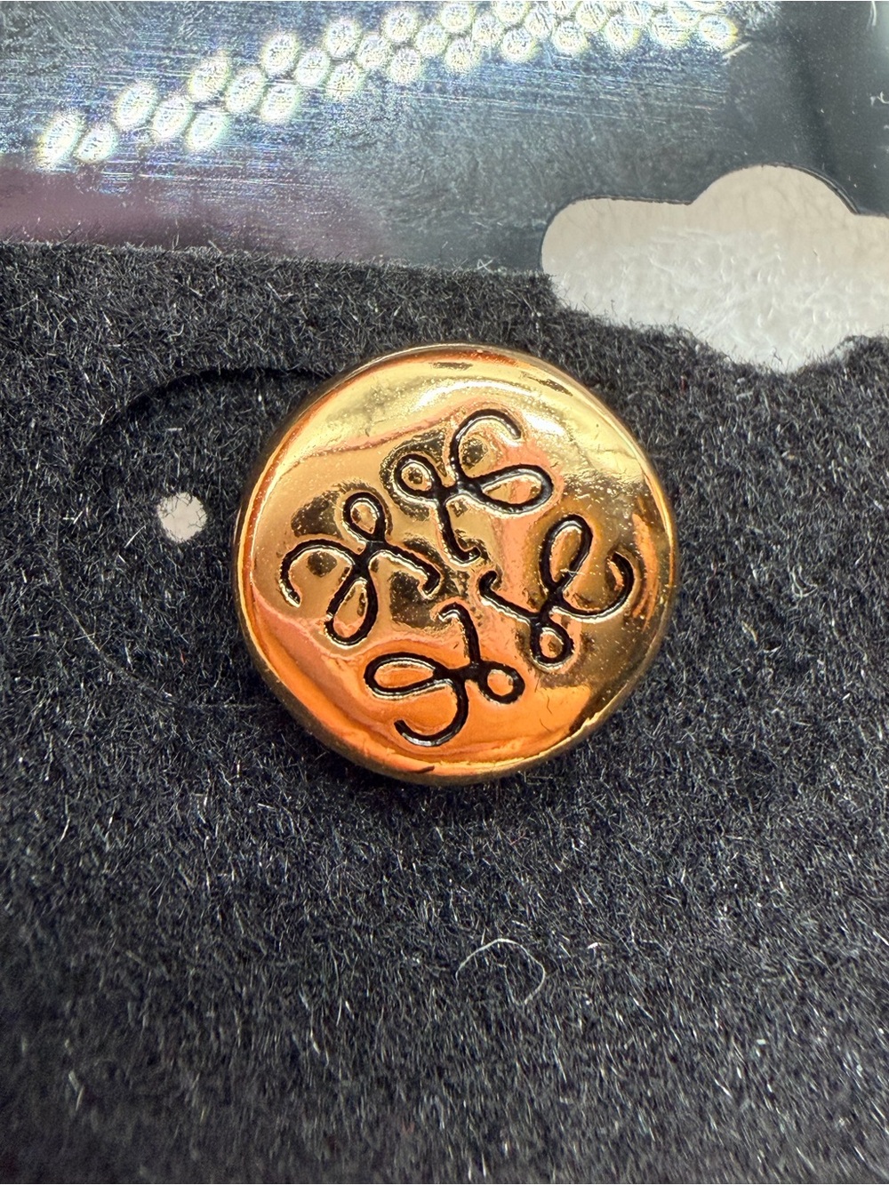 Loewe Anagram Ear Rings ๐๐๐ - Picture 2 of 3